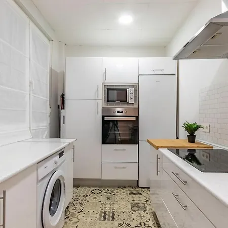 Centro Del Casco Viejo Junto A La Catedral * בילבאו