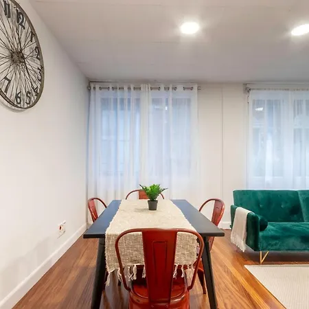 Centro Del Casco Viejo Junto A La Catedral ビルバオ